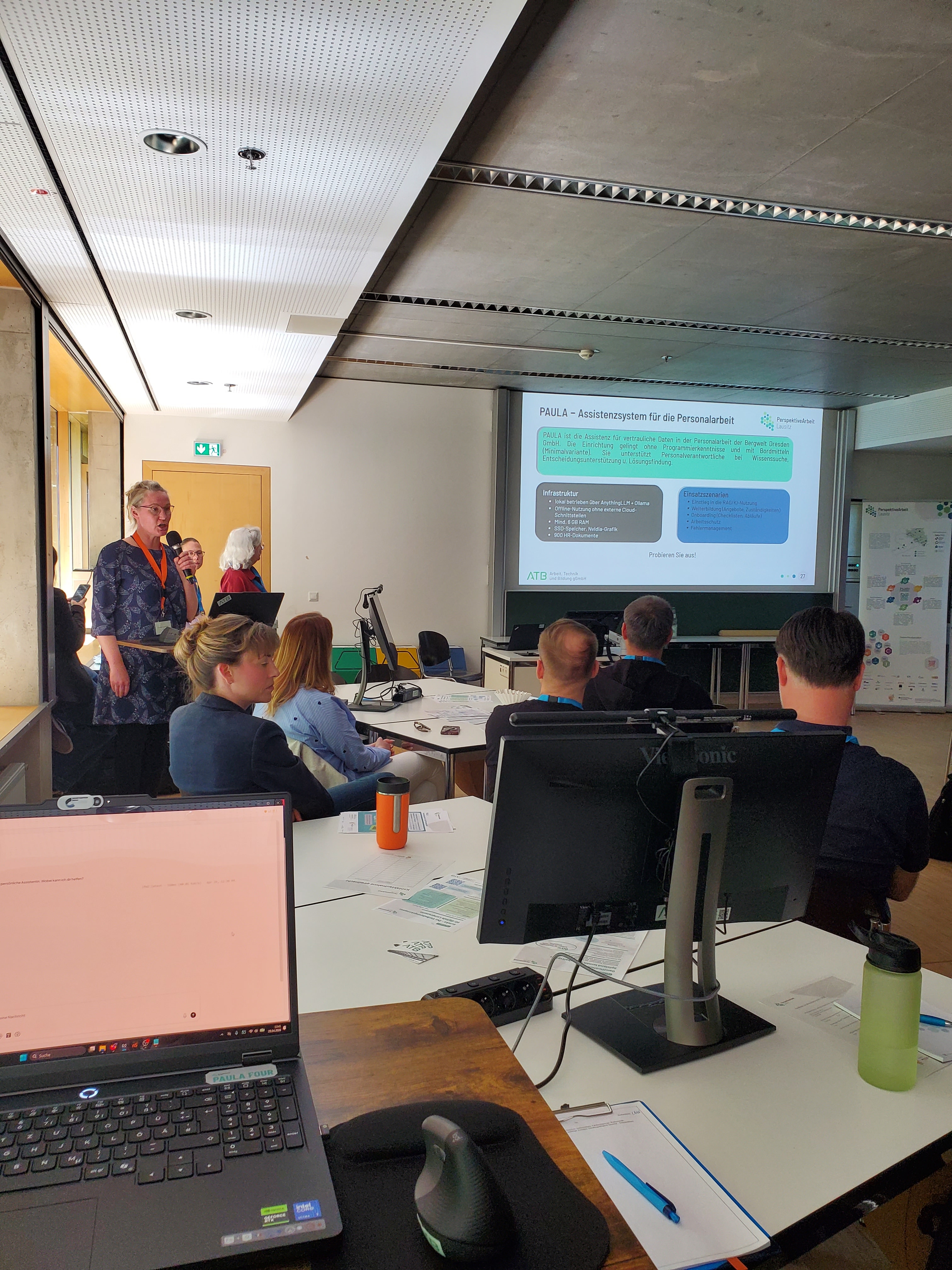 Kick off des RAG PAULA mit Unternehmensvertretenden im Living Lab der TU Dresden 